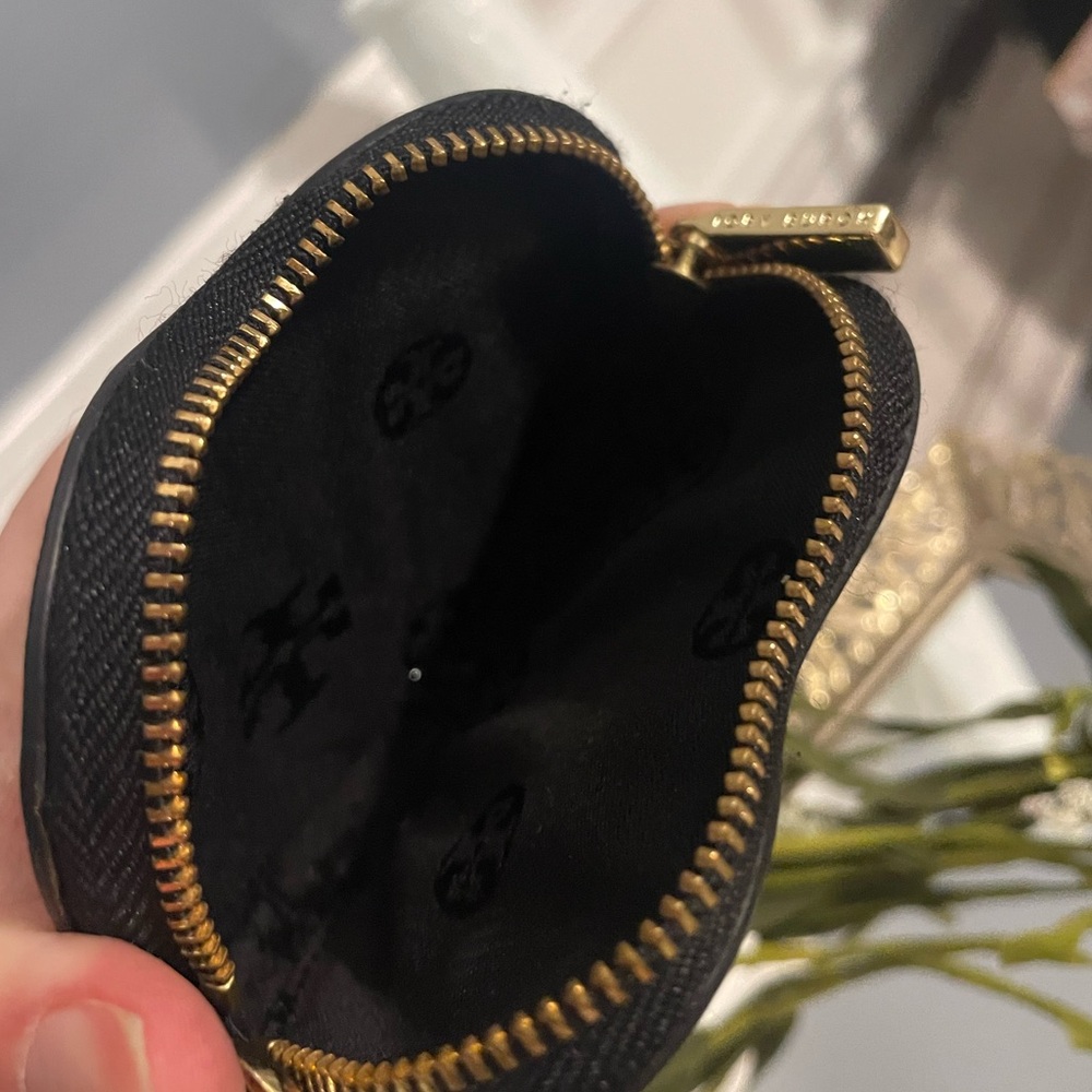 Tory Burch Limited Edition Heart Key Ring Pouch - Picture 7 of 8